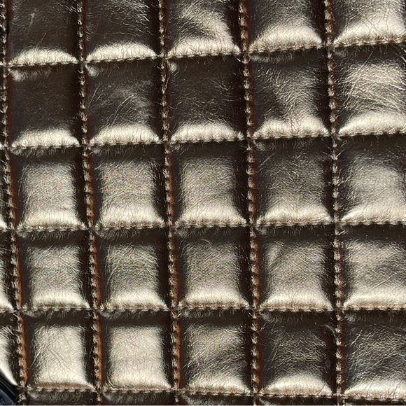 - For Your Ease Only Metallic Gold Make up Organizer Purse - Picture 4 of 16